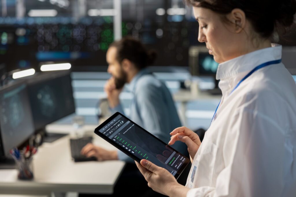 Monitoreo y gestión de soluciones tecnológicas empresariales en El Salvador